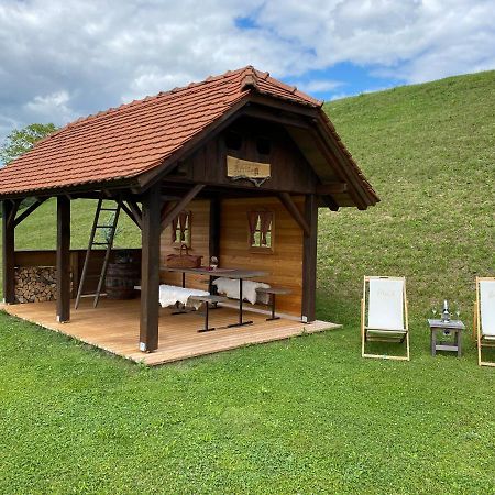 StoreWooden Hut At Tourist Farm Artisek别墅 外观 照片