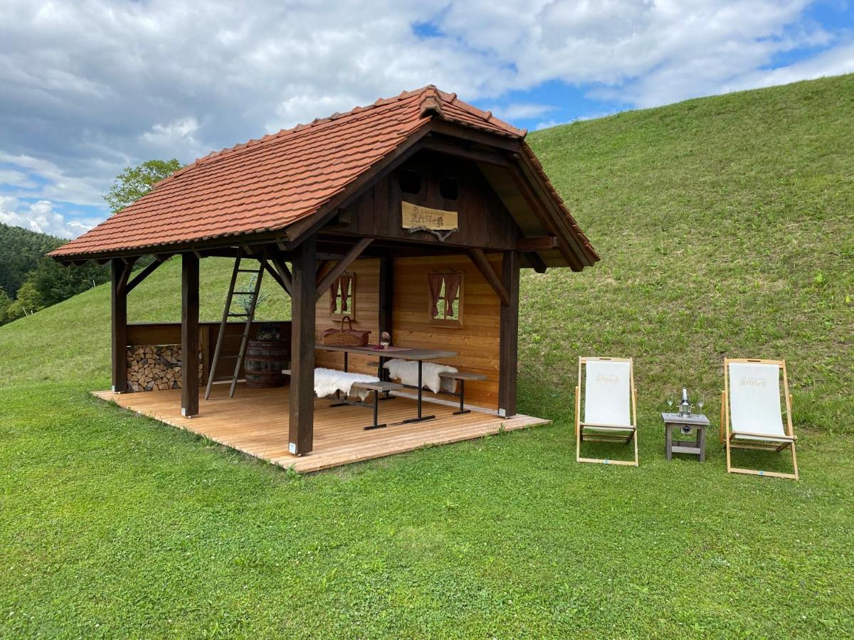 StoreWooden Hut At Tourist Farm Artisek别墅 外观 照片