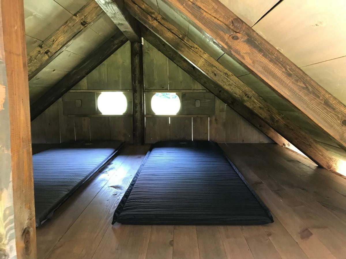 StoreWooden Hut At Tourist Farm Artisek别墅 外观 照片
